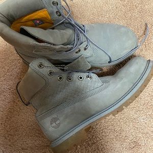 Timberlands women’s US size 8. Grey